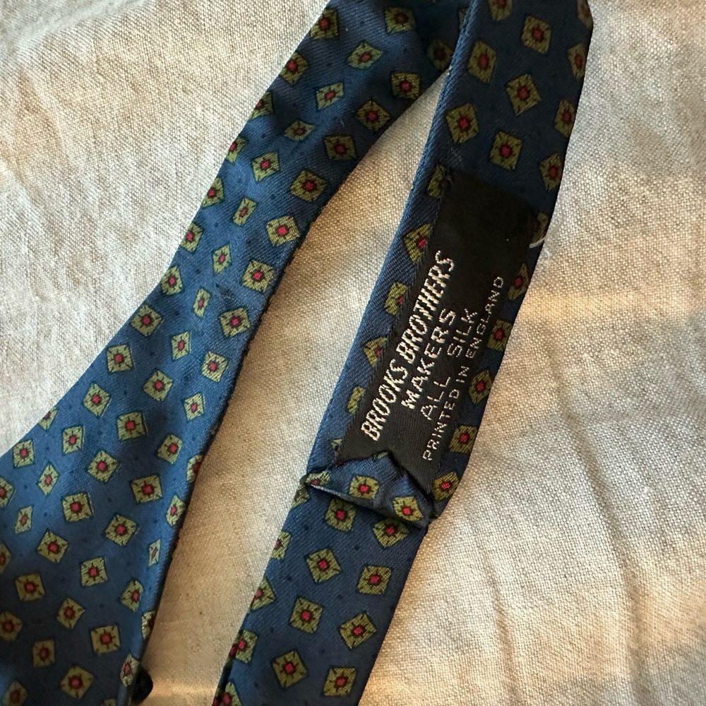 Brooks Brothers Vingtage bow tie